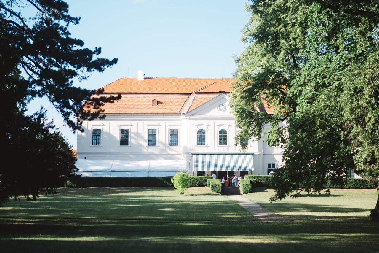 Zamek Dukovany Hotel Exterior photo